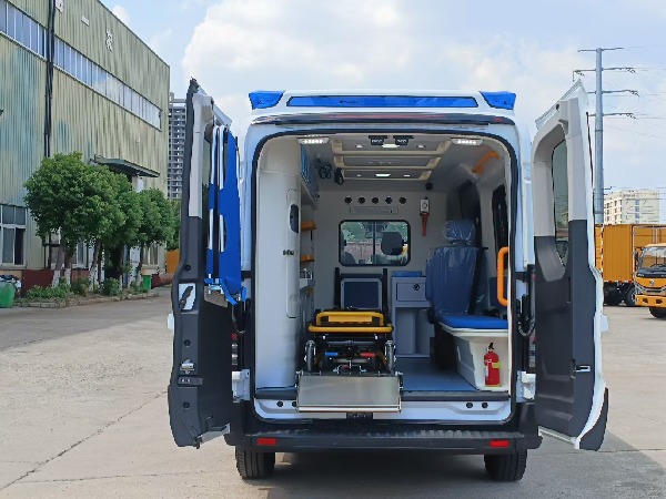 江鈴福特T8救護(hù)車(模具版) 江鈴福特T8救護(hù)車(模具版)