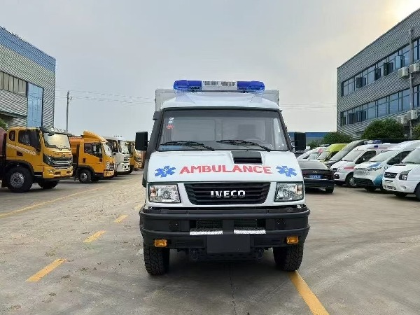 依維柯4X4救護(hù)車