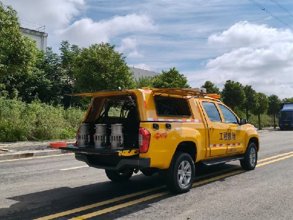 四驅(qū)皮卡1800方排水救險(xiǎn)車 四驅(qū)皮卡1800方排水救險(xiǎn)車